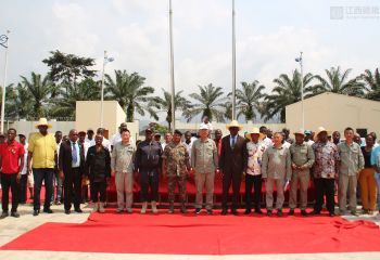 赤幾農(nóng)林部部長阿卡波到示范農(nóng)場慰問項目組