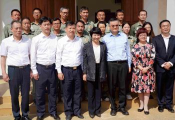 江西省副省長(zhǎng)盧小青一行到示范農(nóng)場(chǎng)視察